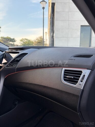 Hyundai Elantra 2015, 235,000 km - 1.6 l - Bakı