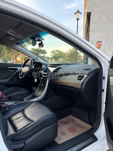 Hyundai Elantra 2015, 235,000 km - 1.6 l - Bakı