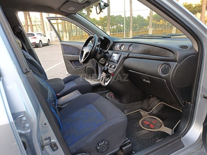Mitsubishi Airtrek 2004, 235,782 km - 2.0 l - Sumqayıt