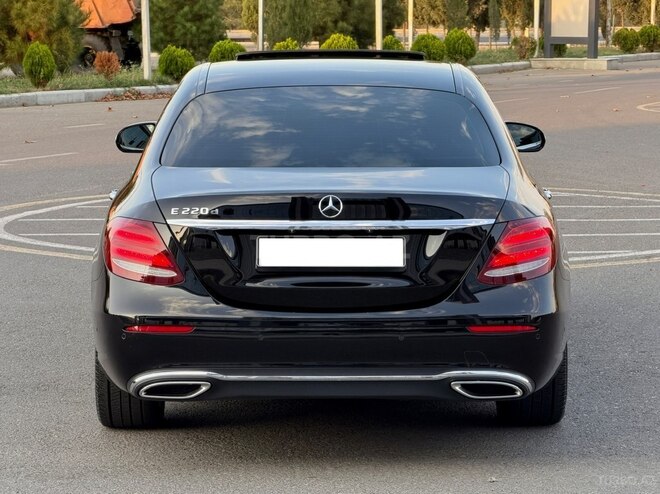 Mercedes E 220 d 2017, 186,000 km - 2.0 l - Gəncə