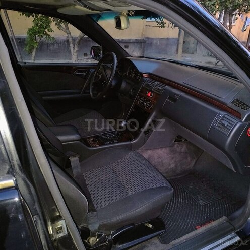 Mercedes E 220 1998, 768,000 km - 2.2 l - Sumqayıt