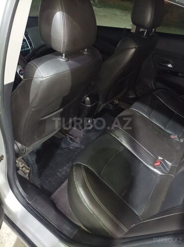 Chevrolet Cruze 2012, 286,000 km - 1.4 l - Quba