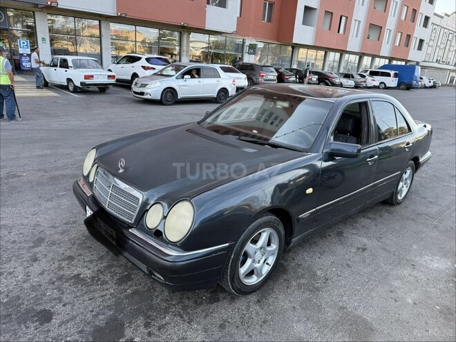Mercedes E 230 1997, 418,000 km - 2.3 l - Bakı