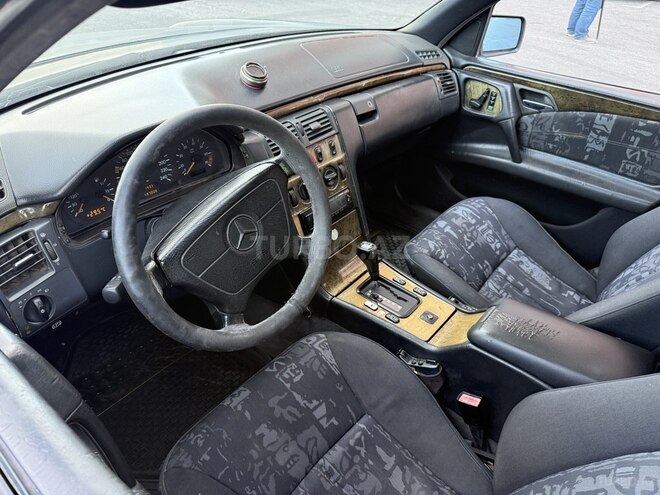 Mercedes E 230 1997, 418,000 km - 2.3 l - Bakı