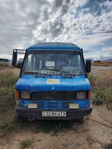 Mercedes 208 D 1988, 150,000 km - 2.3 l - Gəncə
