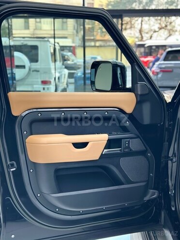 Land Rover Defender 2023, 69,800 km - 3.0 l - Bakı