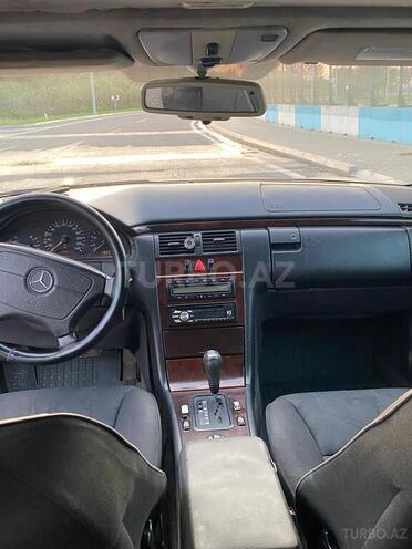 Mercedes E 230 1996, 454,000 km - 2.3 l - Bakı