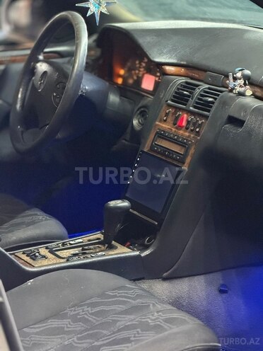 Mercedes E 220 1998, 289,000 km - 2.2 л - Gəncə