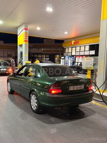Opel Vectra 1995, 150,000 km - 1.6 l - Sumqayıt