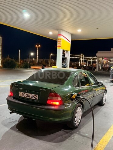 Opel Vectra 1995, 150,000 km - 1.6 l - Sumqayıt