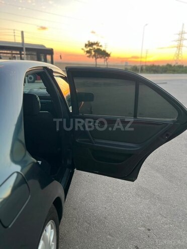 Mercedes E 200 1997, 270,000 km - 2.0 l - Bakı