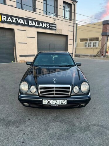 Mercedes E 200 1997, 270,000 km - 2.0 l - Bakı