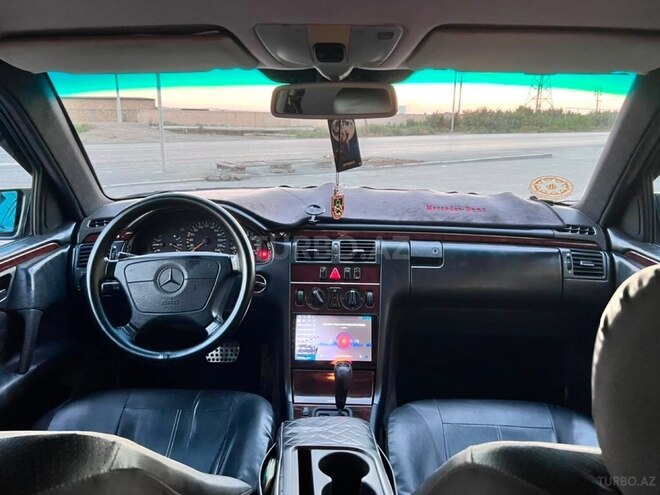 Mercedes E 200 1997, 270,000 km - 2.0 l - Bakı