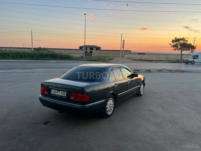 Mercedes E 200 1997, 270,000 km - 2.0 l - Bakı