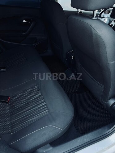 Volkswagen Polo 2019, 212,800 km - 1.6 l - Bakı