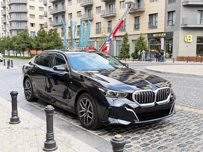 BMW i5 2025, 17,500 km - 0.0 l - Bakı