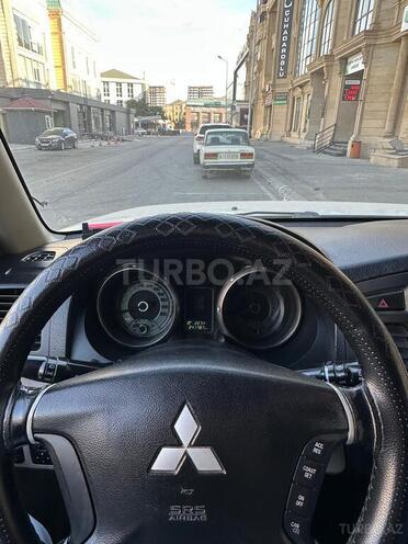 Mitsubishi Pajero 2008, 241,000 km - 3.0 л - Bakı