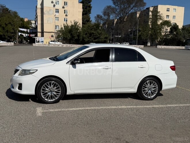 Toyota Corolla 2013, 255,000 km - 1.6 l - Bakı