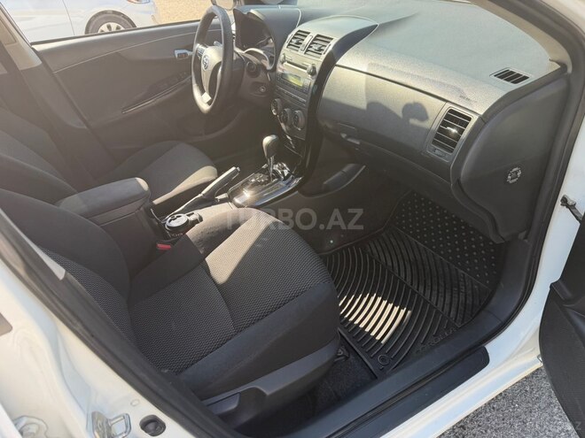 Toyota Corolla 2013, 255,000 km - 1.6 l - Bakı