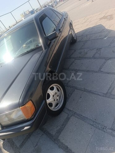 Mercedes 190 1992, 200,000 km - 2.0 л - Saatlı