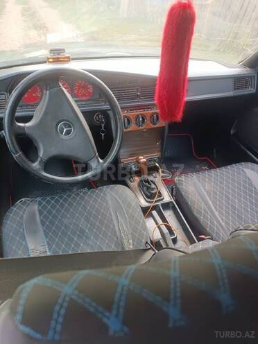 Mercedes 190 1992, 200,000 km - 2.0 л - Saatlı