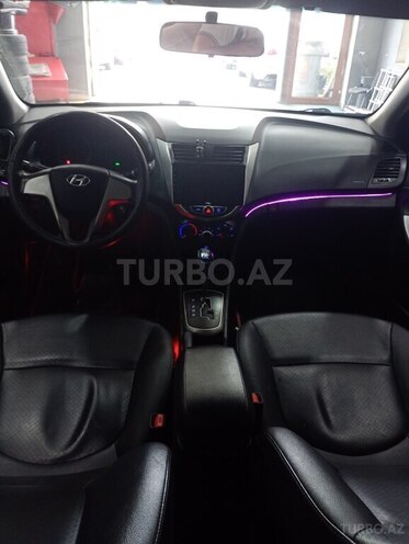 Hyundai Accent 2014, 300,000 km - 1.6 л - Bakı