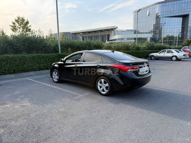 Hyundai Elantra 2011, 195,000 km - 1.8 l - Şəki