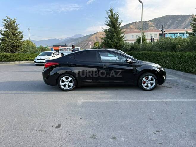 Hyundai Elantra 2011, 195,000 km - 1.8 l - Şəki