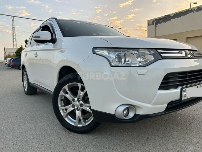 Mitsubishi Outlander 2015, 157,000 km - 2.4 л - Bakı
