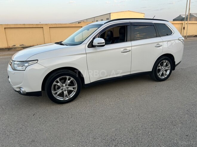 Mitsubishi Outlander 2015, 157,000 km - 2.4 л - Bakı