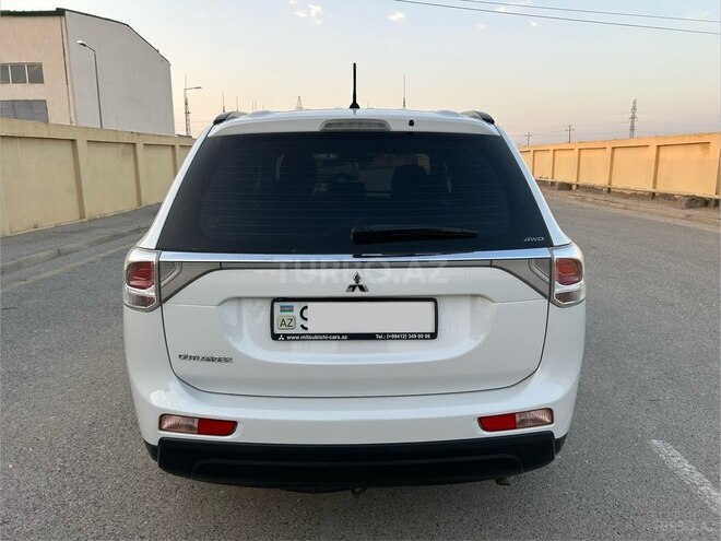 Mitsubishi Outlander 2015, 157,000 km - 2.4 л - Bakı