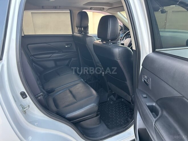 Mitsubishi Outlander 2015, 157,000 km - 2.4 л - Bakı