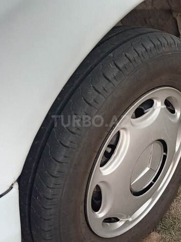 Mercedes  2000, 786,468 km - 2.1 л - Sabirabad