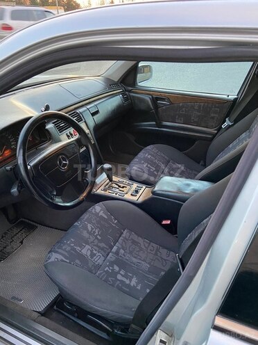 Mercedes E 240 1999, 380,000 km - 2.4 l - Bakı