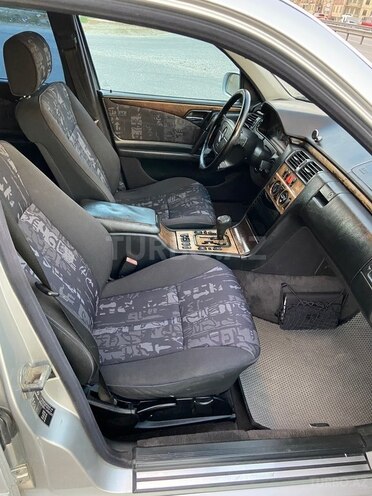 Mercedes E 240 1999, 380,000 km - 2.4 l - Bakı