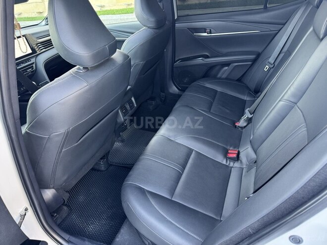 Toyota Camry 2024, 33,700 km - 2.5 l - Bakı