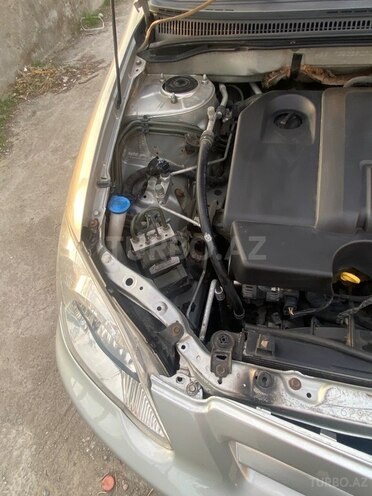Toyota Corolla 2006, 360,000 km - 1.4 l - Bakı