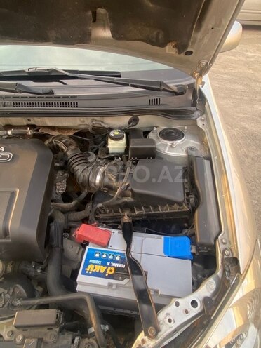 Toyota Corolla 2006, 360,000 km - 1.4 l - Bakı