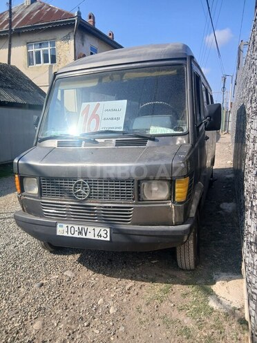 Mercedes 208 D 1995, 440,000 km - 2.3 л - Masallı