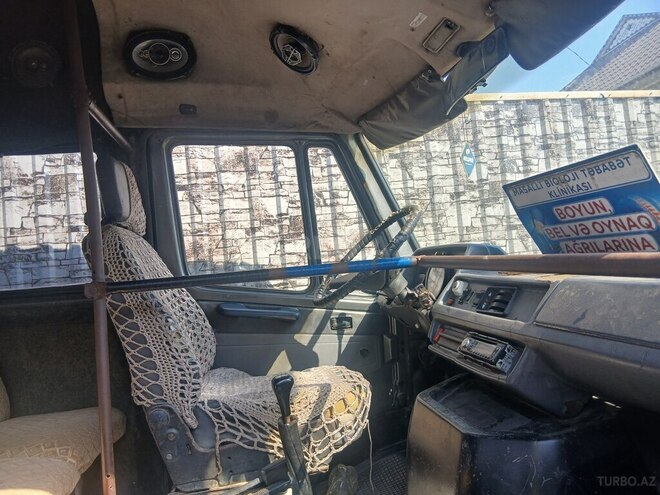 Mercedes 208 D 1995, 440,000 km - 2.3 л - Masallı