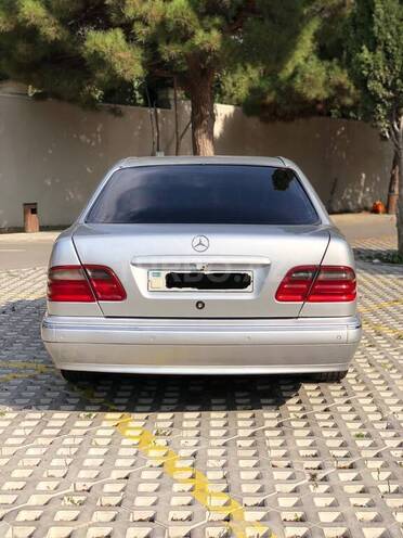 Mercedes E 240 1998, 370,000 km - 2.4 l - Bakı