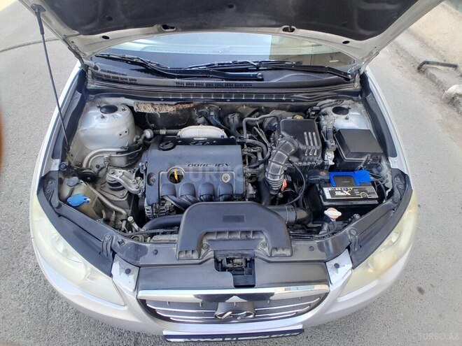 Hyundai Elantra 2007, 250,353 km - 1.6 l - Salyan