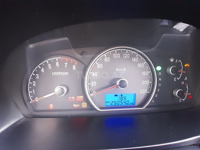Hyundai Elantra 2007, 250,353 km - 1.6 l - Salyan