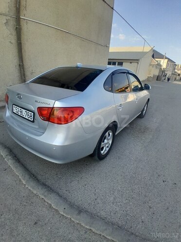 Hyundai Elantra 2007, 250,353 km - 1.6 l - Salyan