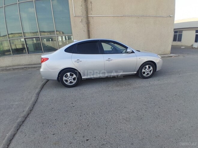 Hyundai Elantra 2007, 250,353 km - 1.6 l - Salyan