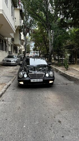Mercedes E 320 2001, 315,500 km - 3.2 l - Bakı