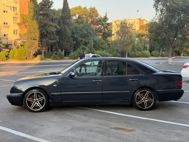 Mercedes E 240 1999, 303,000 km - 2.4 л - Bakı