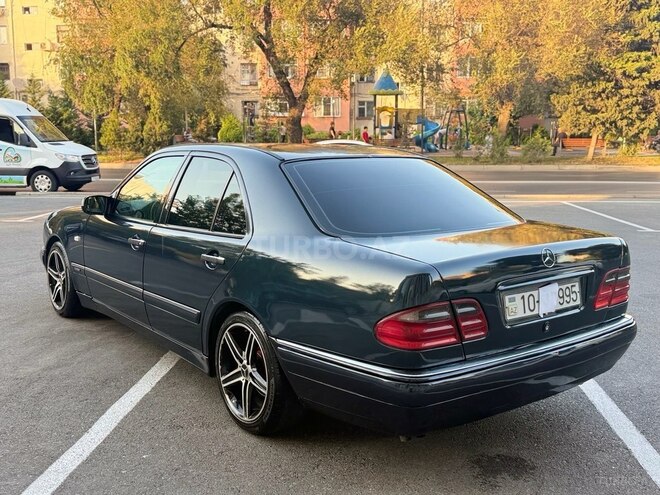 Mercedes E 240 1999, 303,000 km - 2.4 л - Bakı