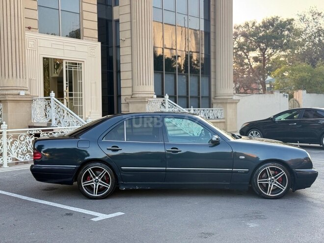 Mercedes E 240 1999, 303,000 km - 2.4 л - Bakı