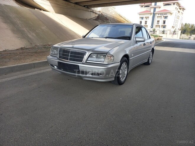 Mercedes C 220 2000, 230,417 km - 2.2 l - Yevlax
